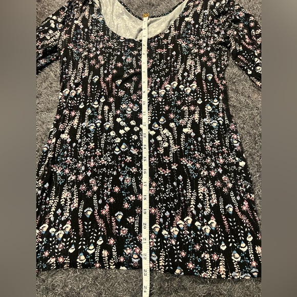 Black Floral Maternity Top! - Picture 11 of 15